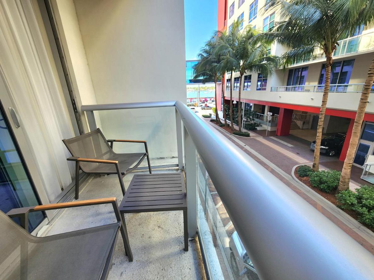 Hollywood Studios Condo Costa Bagian luar foto